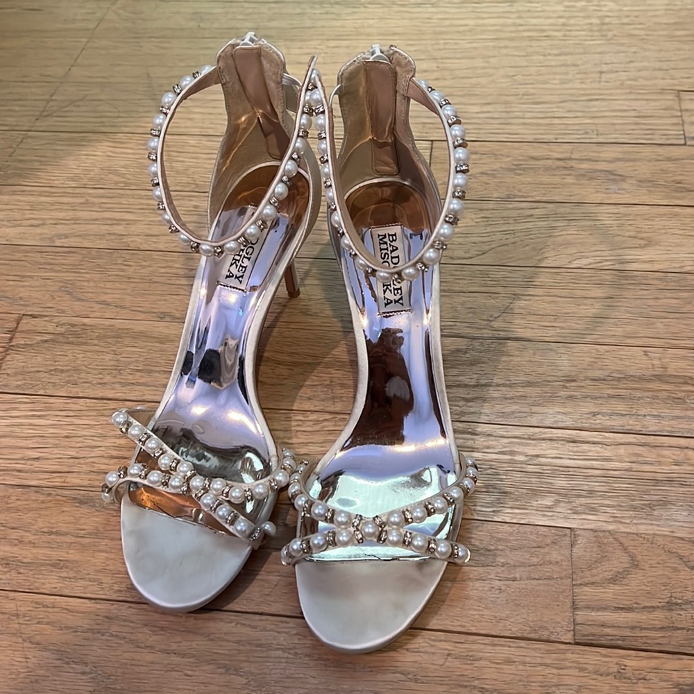 Badgley Mischa heels with pearl detail